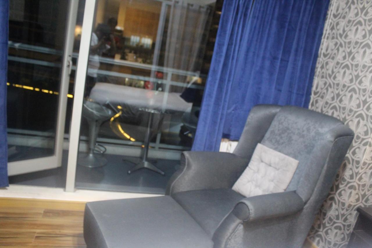 Azure Urban Resort A4 Near Airport Mall With Wavepool Paranaque City ภายนอก รูปภาพ