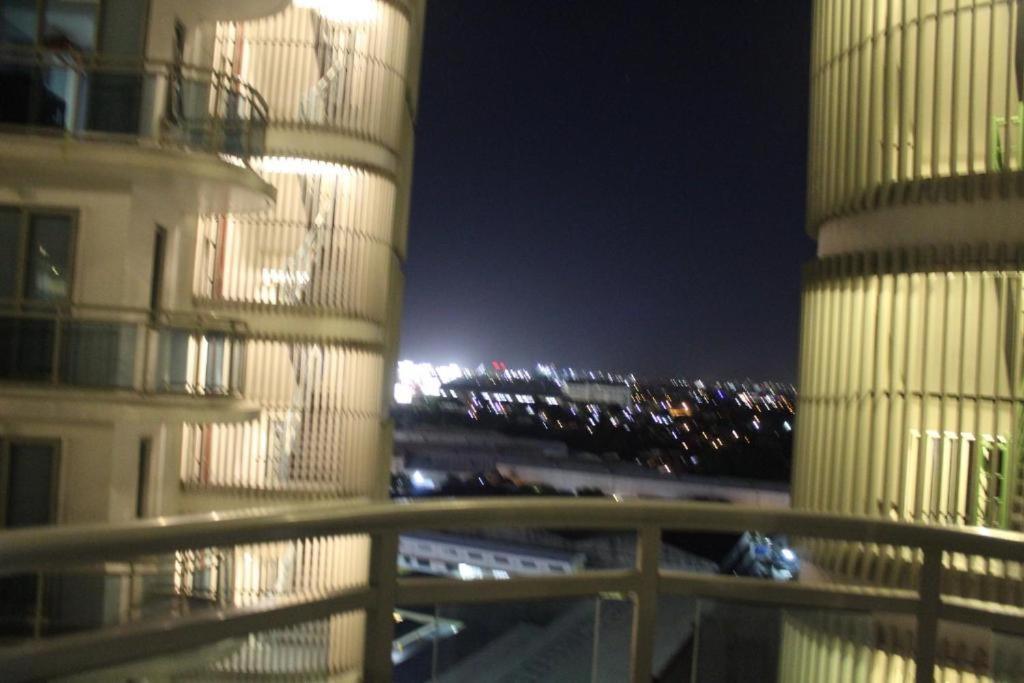 Azure Urban Resort A4 Near Airport Mall With Wavepool Paranaque City ภายนอก รูปภาพ